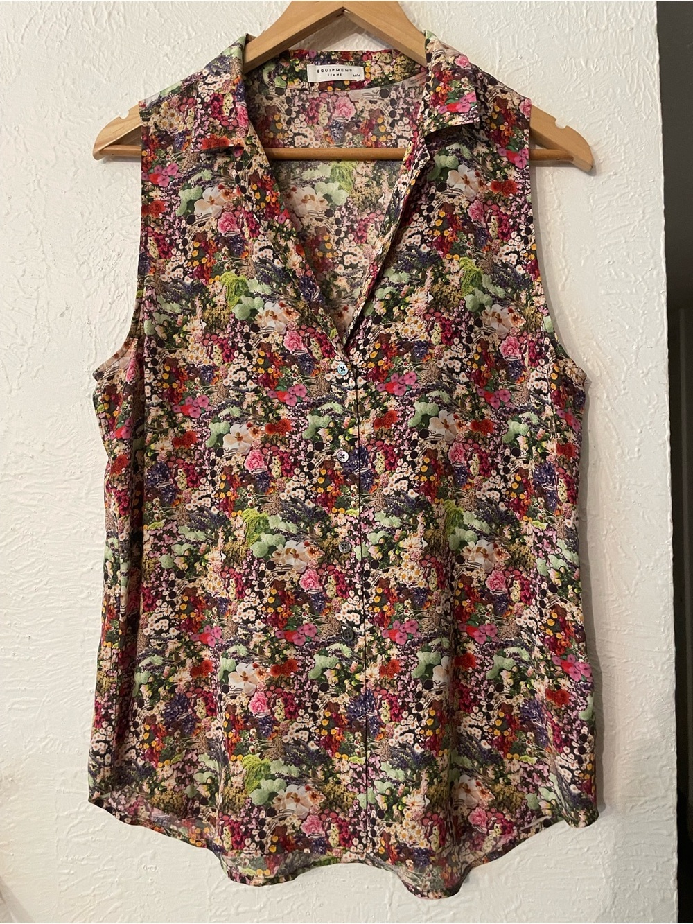 Equipment Femme Sleeveless Floral Button-Front Top Multicolor Medium 100% Silk